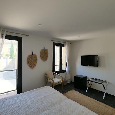 Chambres Du Vieux Bistrot Cabrieres-d'Avignon Екстер'єр фото