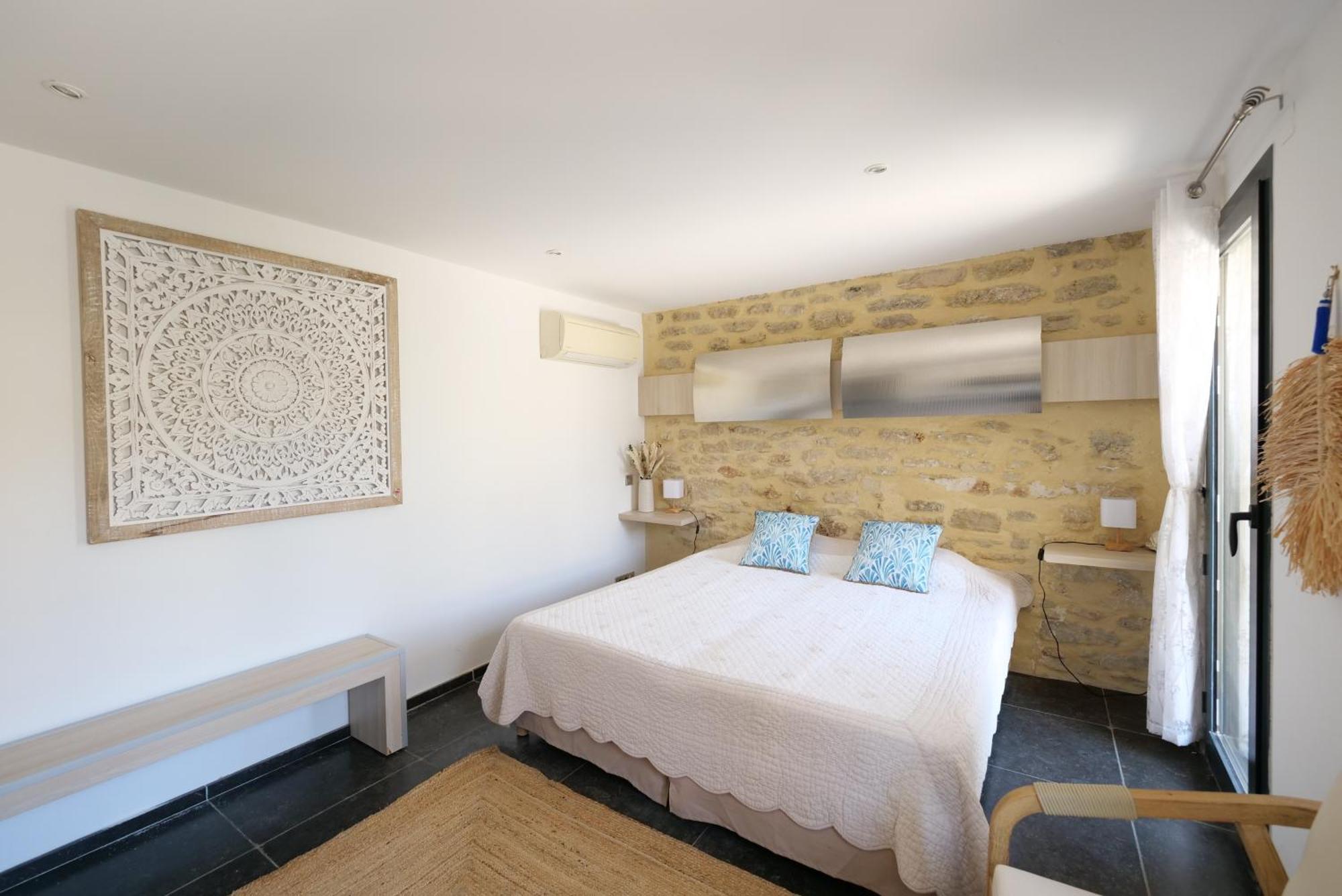 Chambres Du Vieux Bistrot Cabrieres-d'Avignon Екстер'єр фото