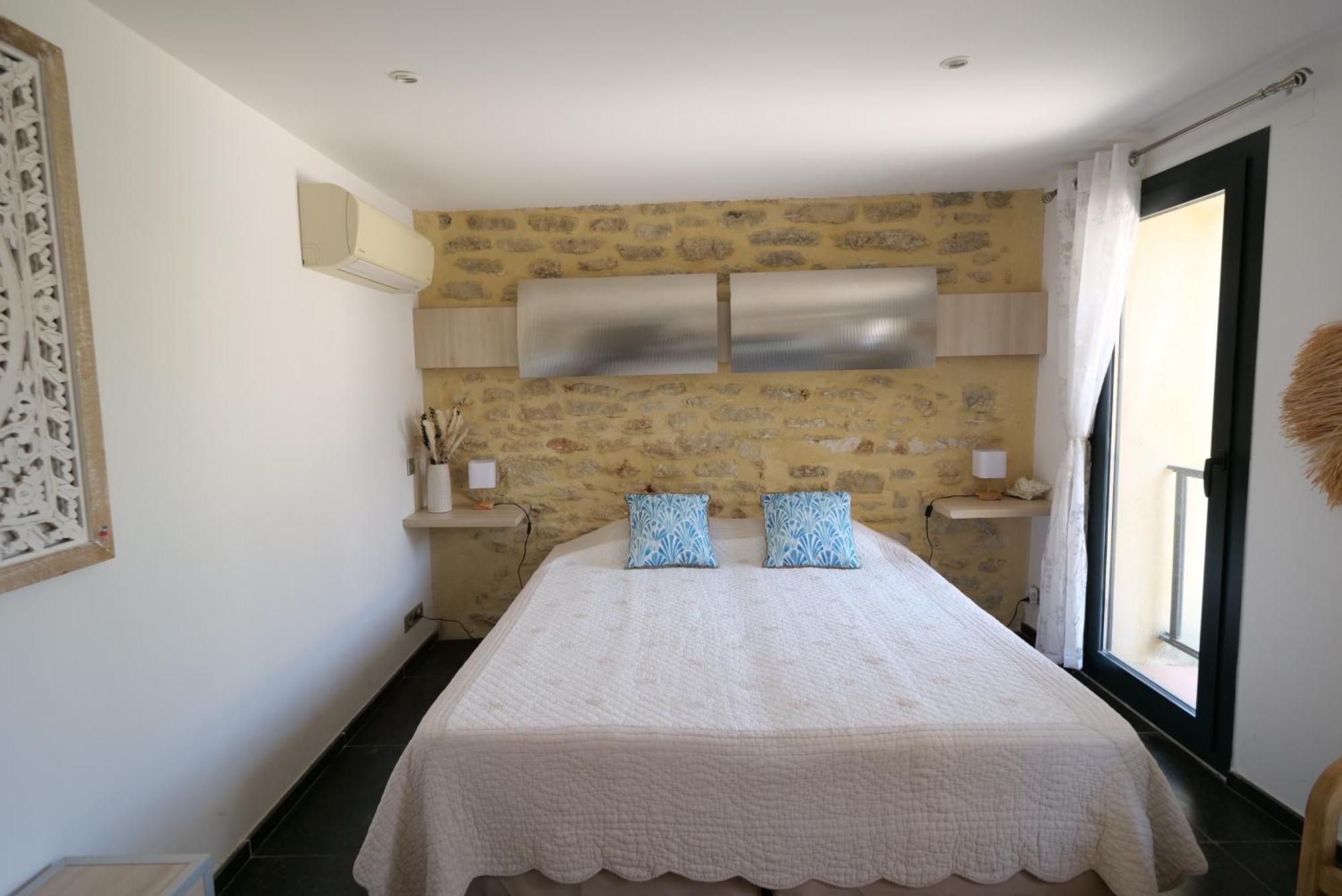 Chambres Du Vieux Bistrot Cabrieres-d'Avignon Екстер'єр фото