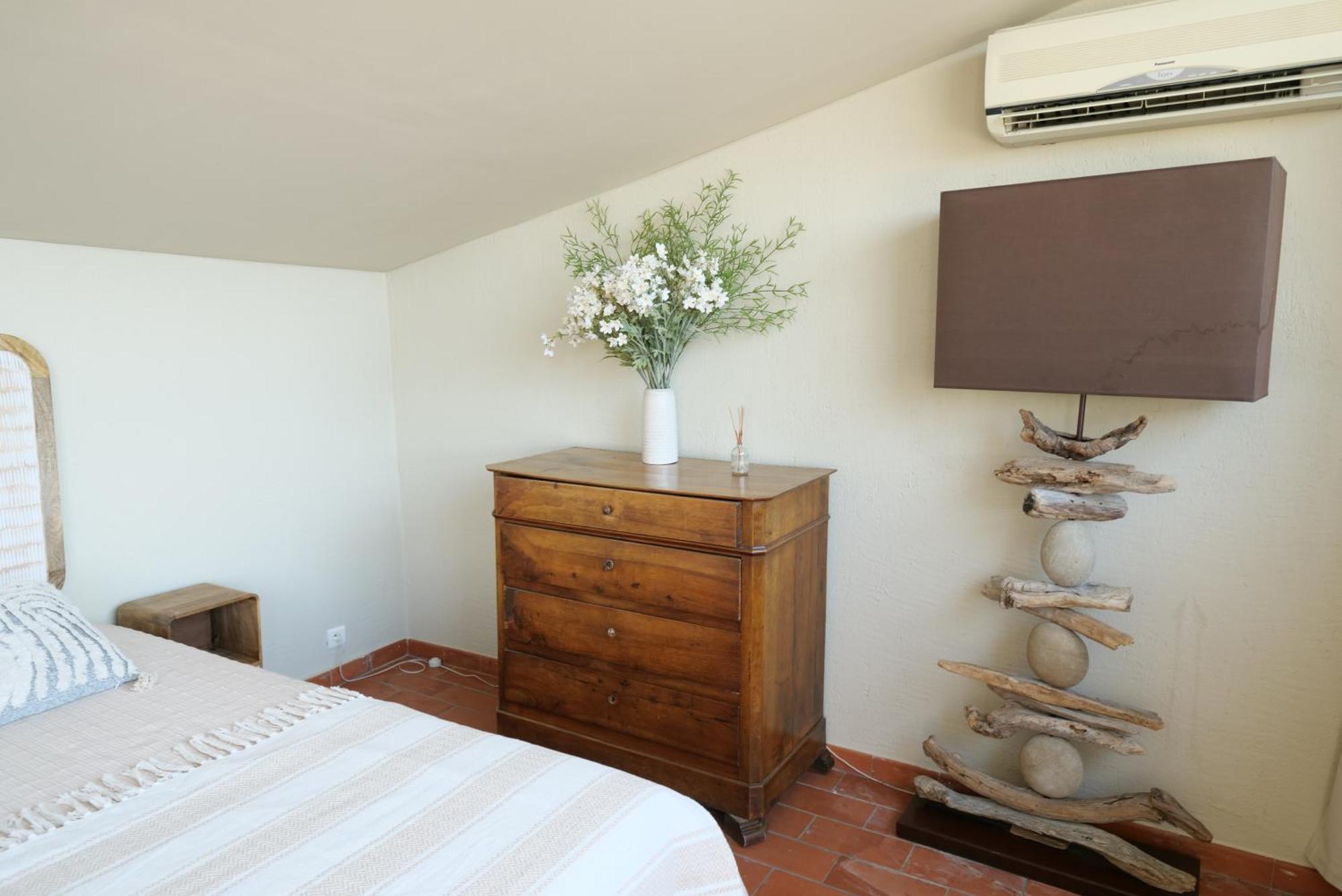 Chambres Du Vieux Bistrot Cabrieres-d'Avignon Екстер'єр фото