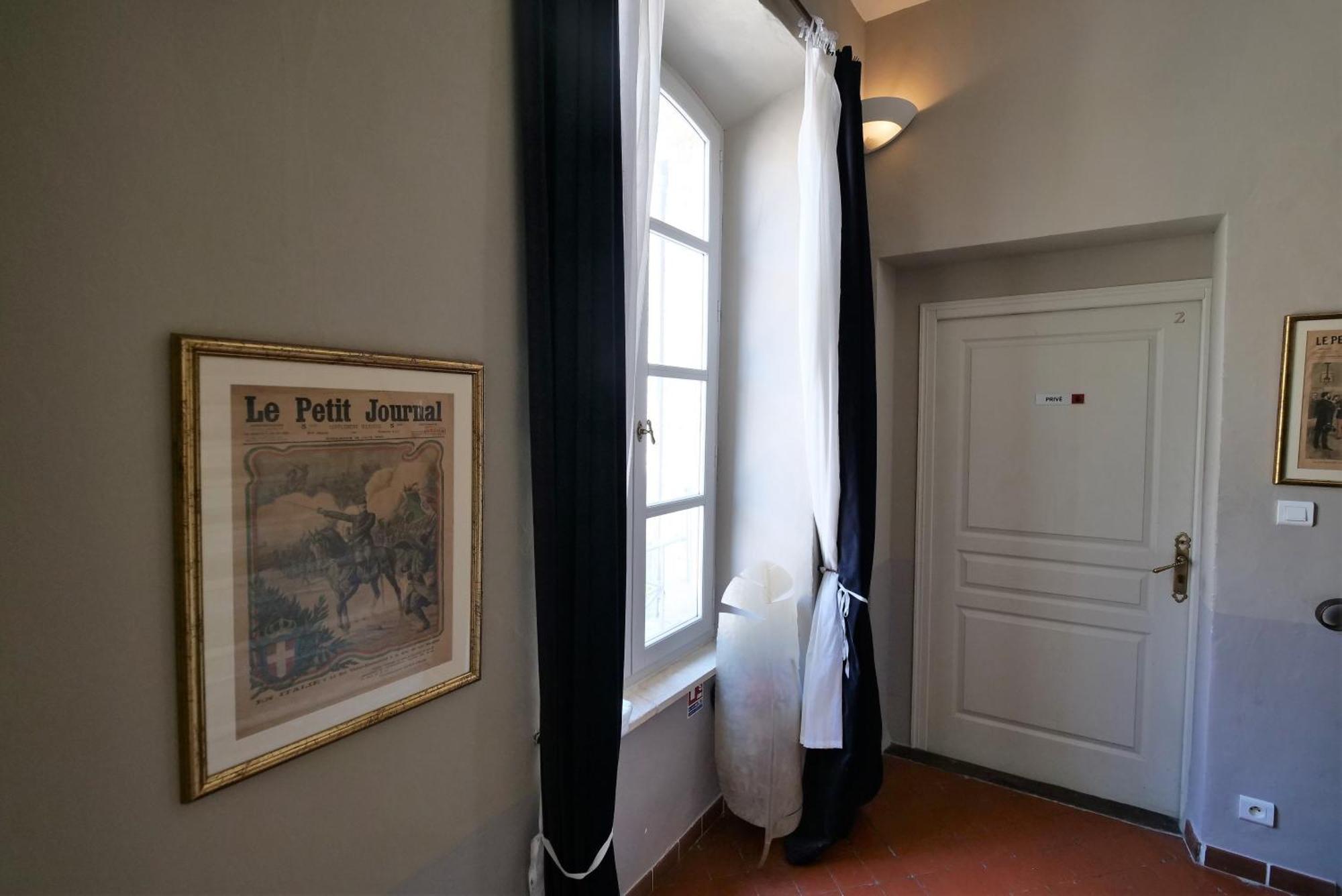 Chambres Du Vieux Bistrot Cabrieres-d'Avignon Екстер'єр фото