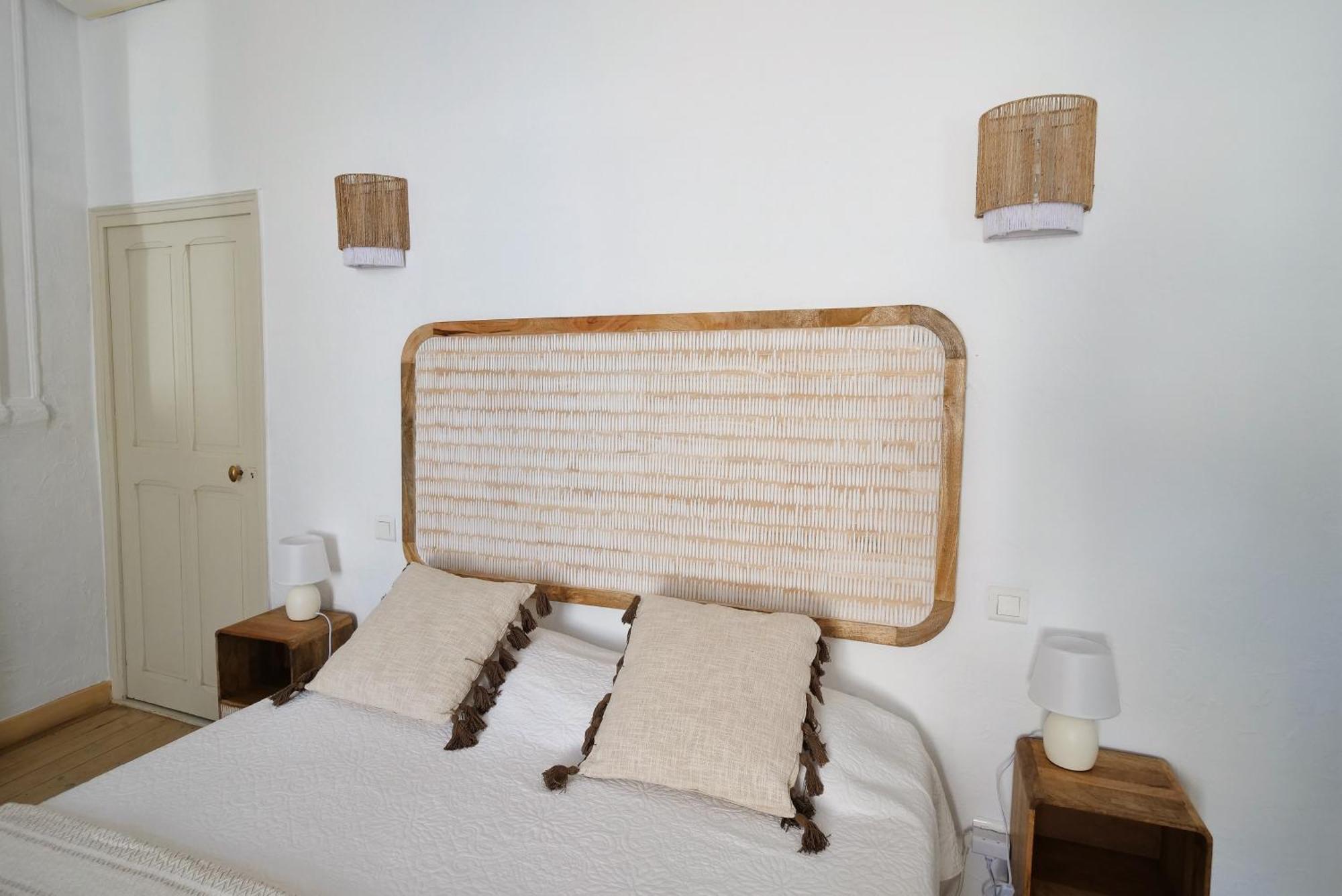 Chambres Du Vieux Bistrot Cabrieres-d'Avignon Екстер'єр фото