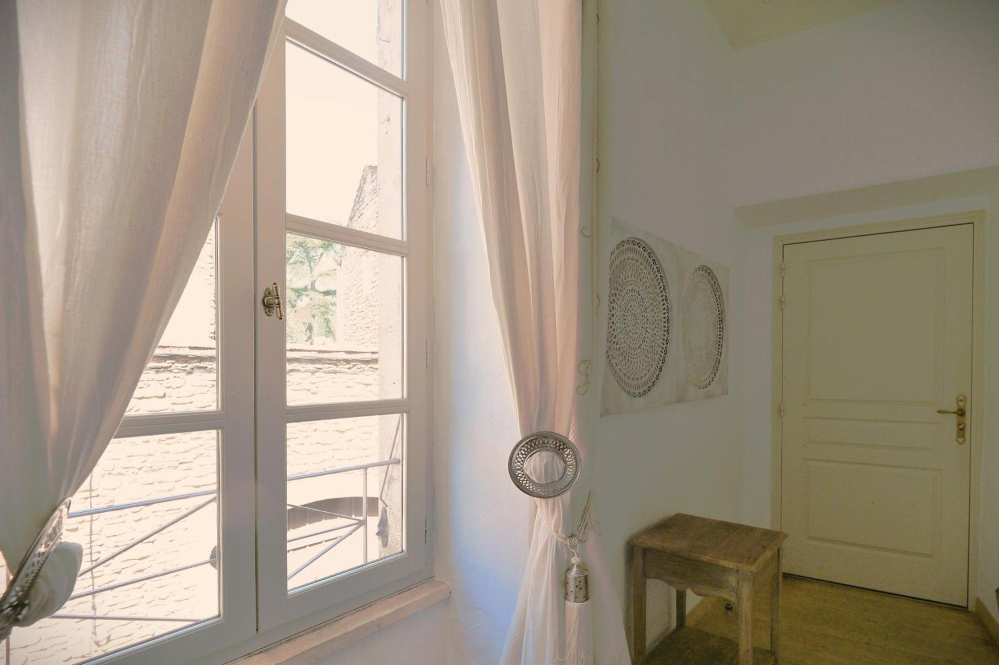 Chambres Du Vieux Bistrot Cabrieres-d'Avignon Екстер'єр фото