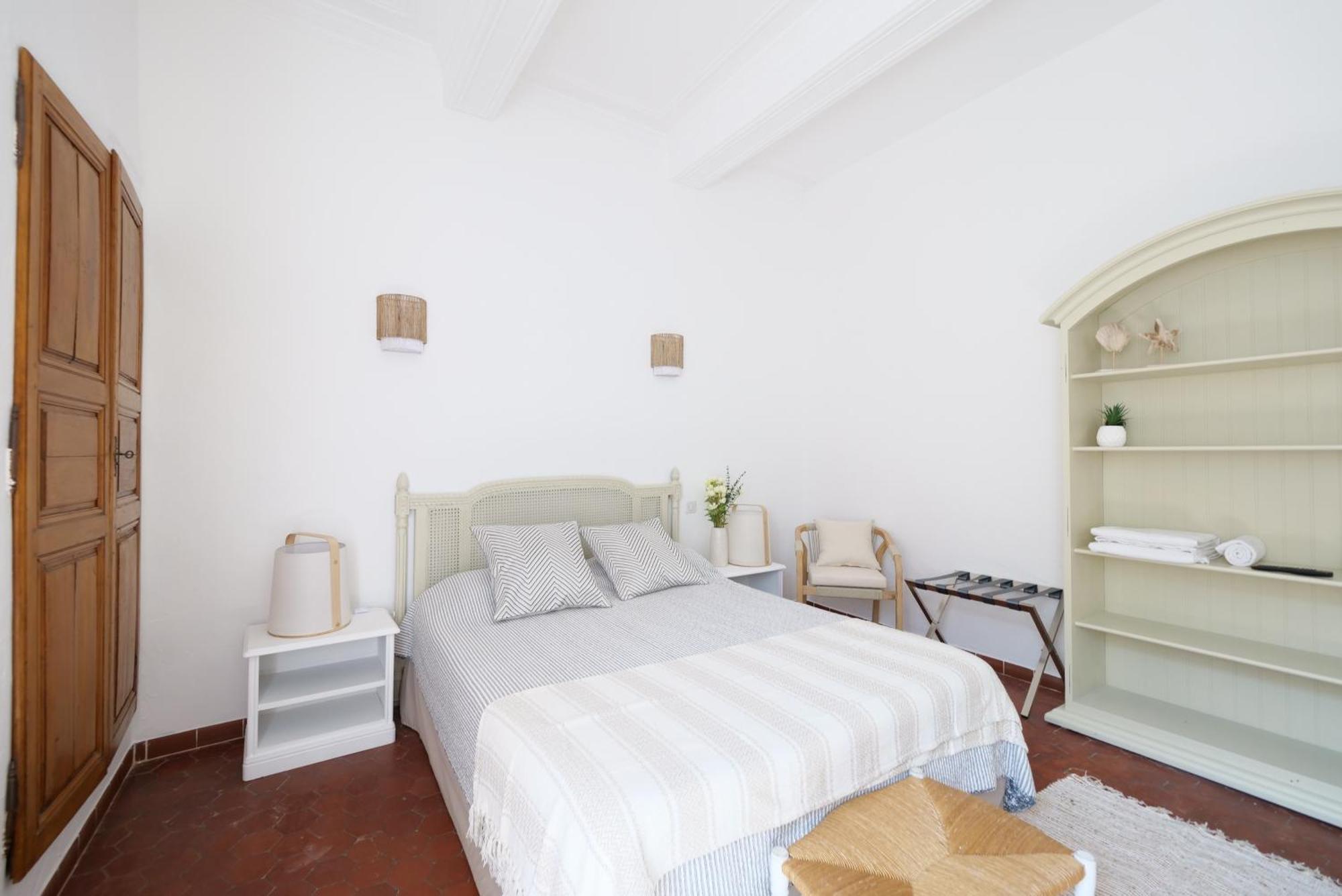 Chambres Du Vieux Bistrot Cabrieres-d'Avignon Екстер'єр фото