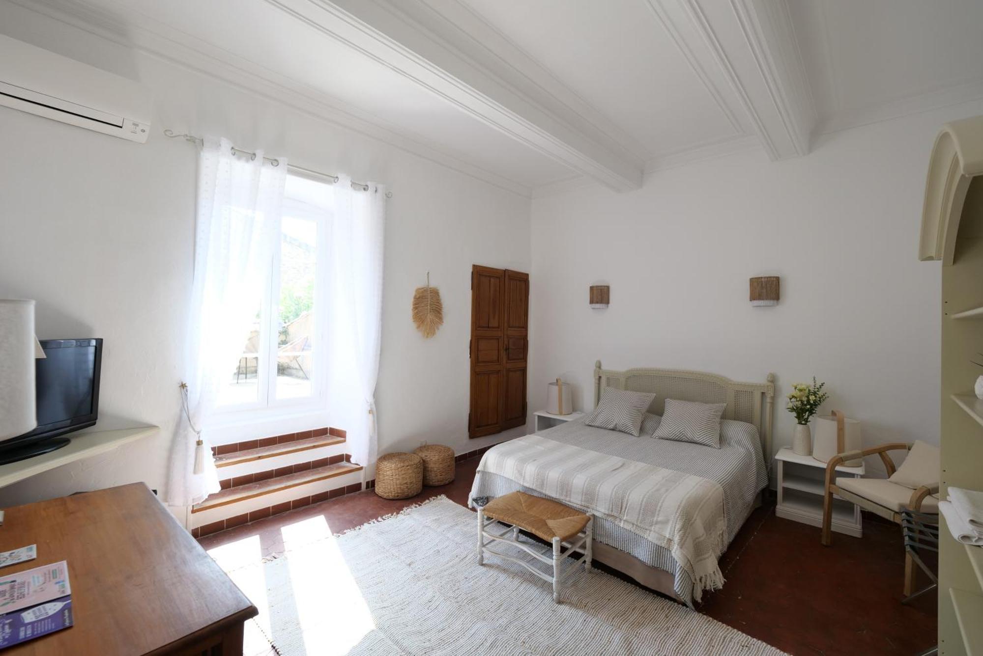 Chambres Du Vieux Bistrot Cabrieres-d'Avignon Екстер'єр фото