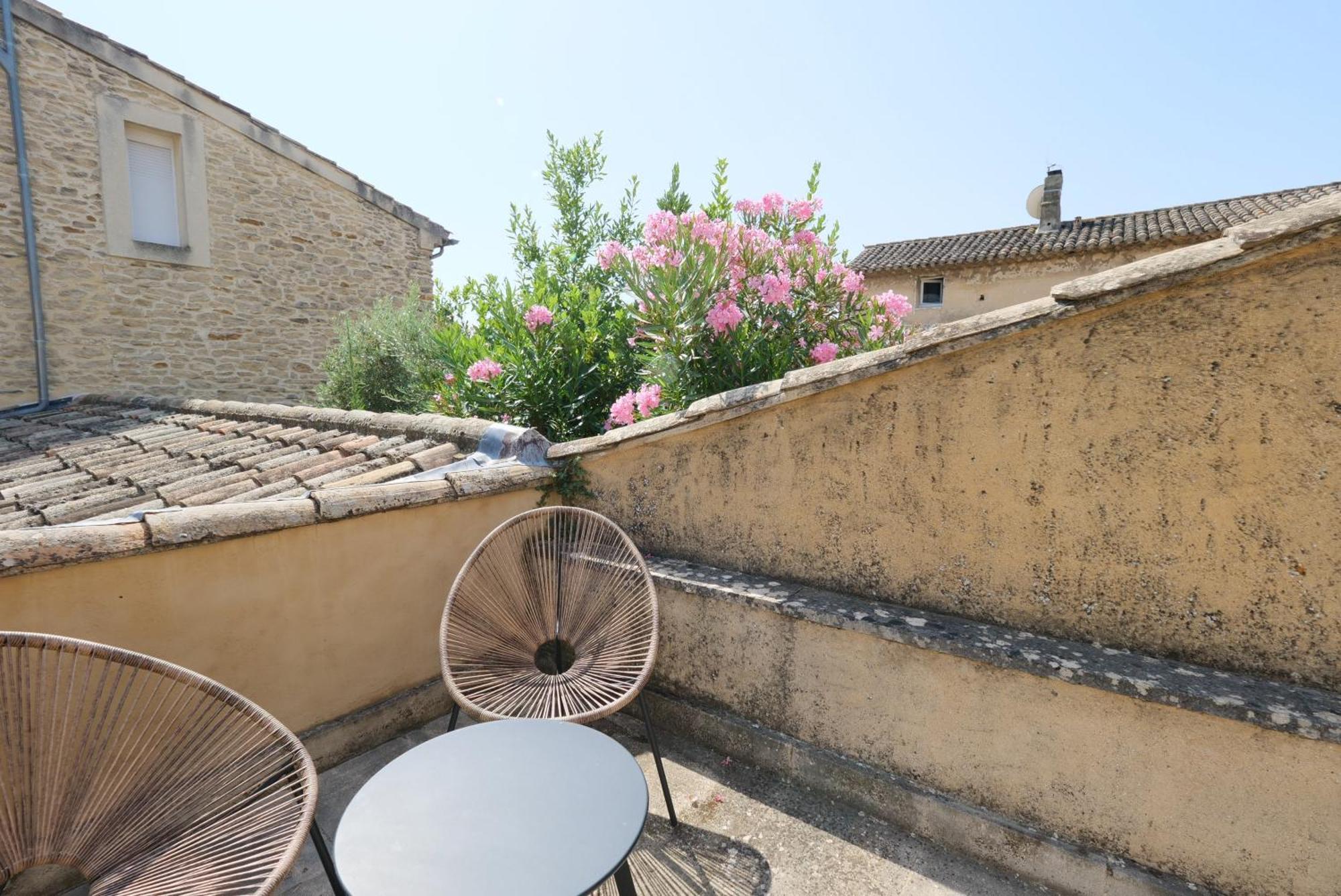 Chambres Du Vieux Bistrot Cabrieres-d'Avignon Екстер'єр фото